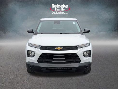 Used 2023 Chevrolet TrailBlazer LS FWD image 2
