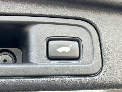 Used 2017 Honda Pilot Touring image 12