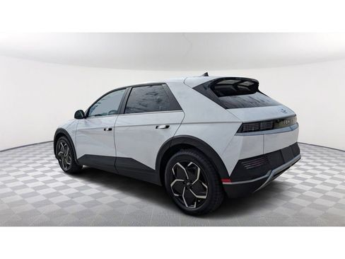 New 2024 Hyundai Ioniq 5 SEL image 4