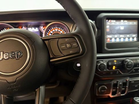 Used 2023 Jeep Gladiator Sport image 88