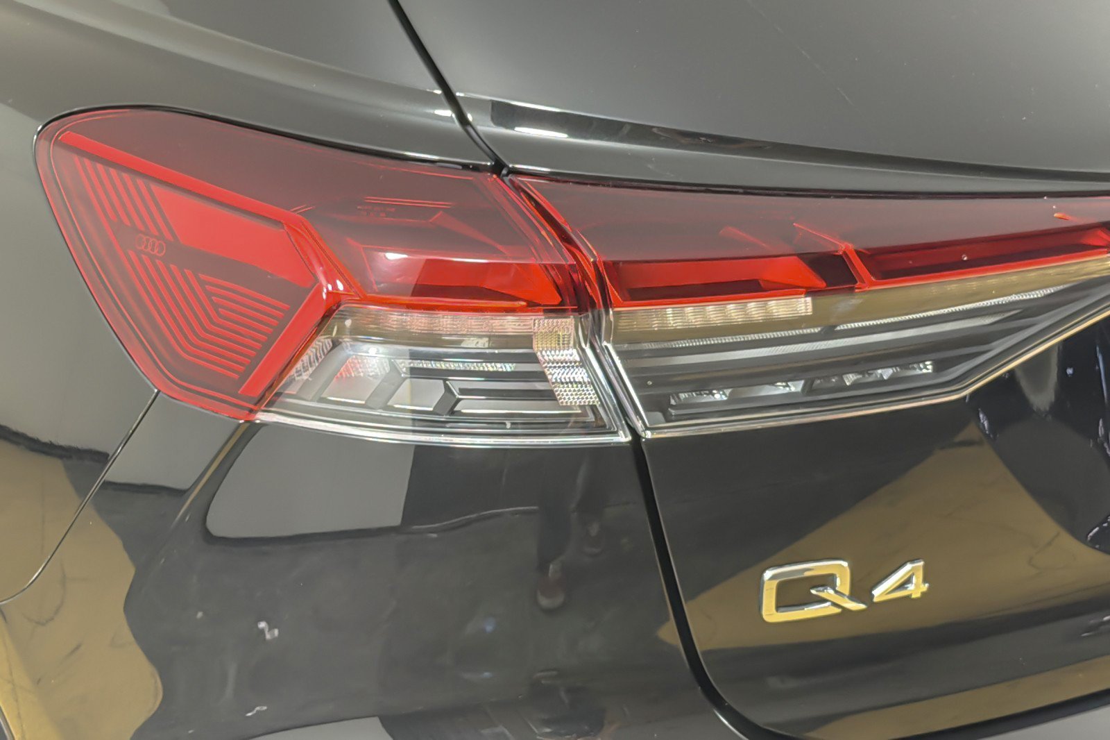 Certified 2024 Audi Q4 e-tron Prestige w/ Black Optic Package AWD/4WD image 25
