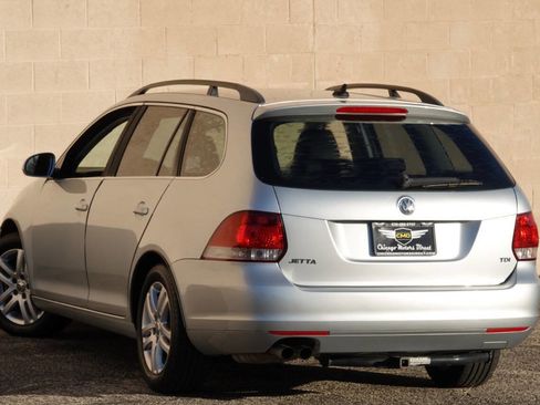 Used 2010 Volkswagen Jetta TDI FWD image 16