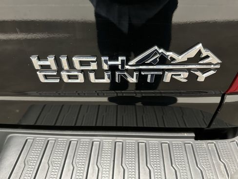 Used 2020 Chevrolet Silverado 2500 High Country image 17