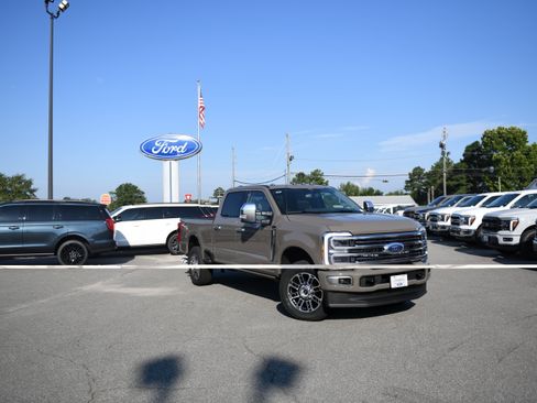 New 2026 Ford F250 Platinum w/ Platinum Plus Package AWD/4WD image 2