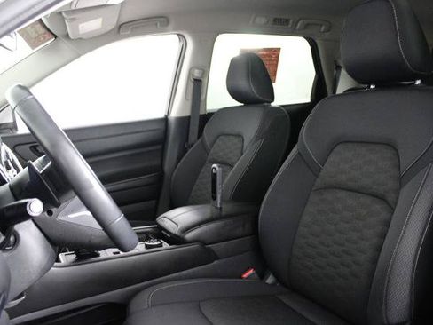 Certified 2025 Nissan Pathfinder SV AWD/4WD image 19