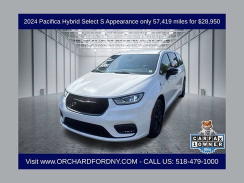 Used 2024 Chrysler Pacifica Limited FWD image 1