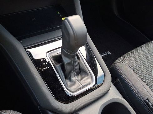 Certified 2025 Subaru Forester Premium image 17