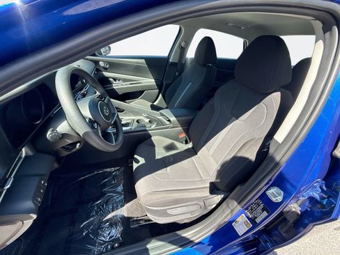 Used 2023 Hyundai Elantra SE w/ Cargo Package FWD image 13