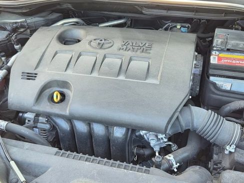 Used 2021 Toyota C-HR LE FWD image 10