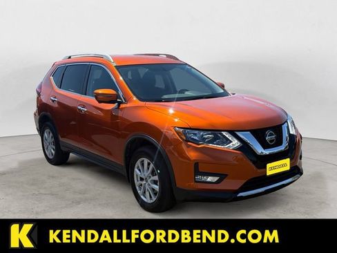 Used 2018 Nissan Rogue SV w/ Premium Package AWD/4WD image 3