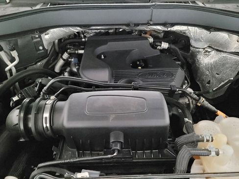 Used 2020 Ford Explorer XLT w/ Equipment Group 202A image 30