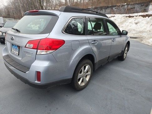 Used 2014 Subaru Outback 2.5i w/ Alloy Wheel Package image 8