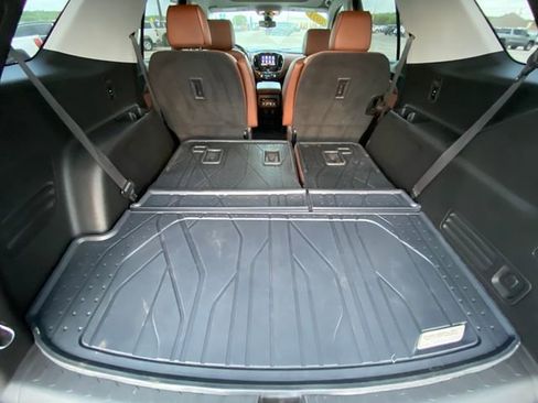 Used 2021 Chevrolet Traverse High Country w/ LPO, Floor Liner Package FWD image 17
