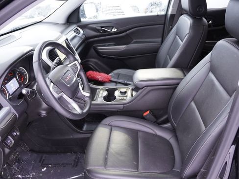 Certified 2023 GMC Acadia SLT w/ Preferred Package image 16