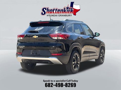 Used 2022 Chevrolet TrailBlazer LT w/ Confidence II Package FWD image 6