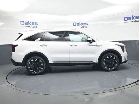 New 2026 Kia Sorento EX AWD/4WD image 9