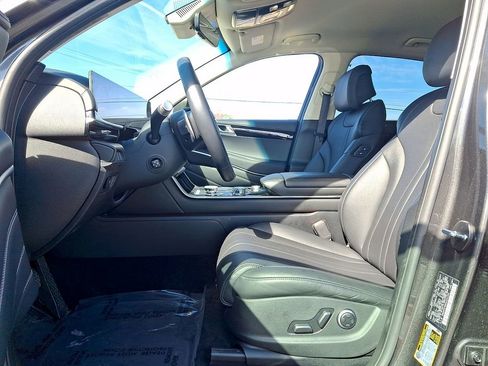 Used 2025 Genesis GV80 2.5T Standard image 13