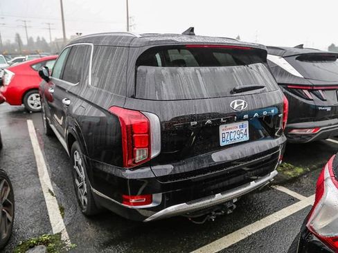 Used 2021 Hyundai Palisade Calligraphy w/ Winter Package image 7