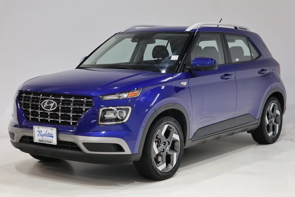 Used 2025 Hyundai Venue SEL FWD image 3