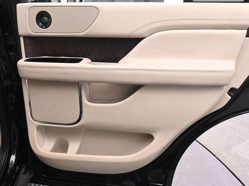 Used 2020 Lincoln Navigator Reserve w/ Cargo Convenience Package AWD/4WD image 20