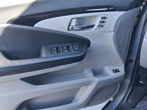 Used 2018 Honda Pilot Touring image 13