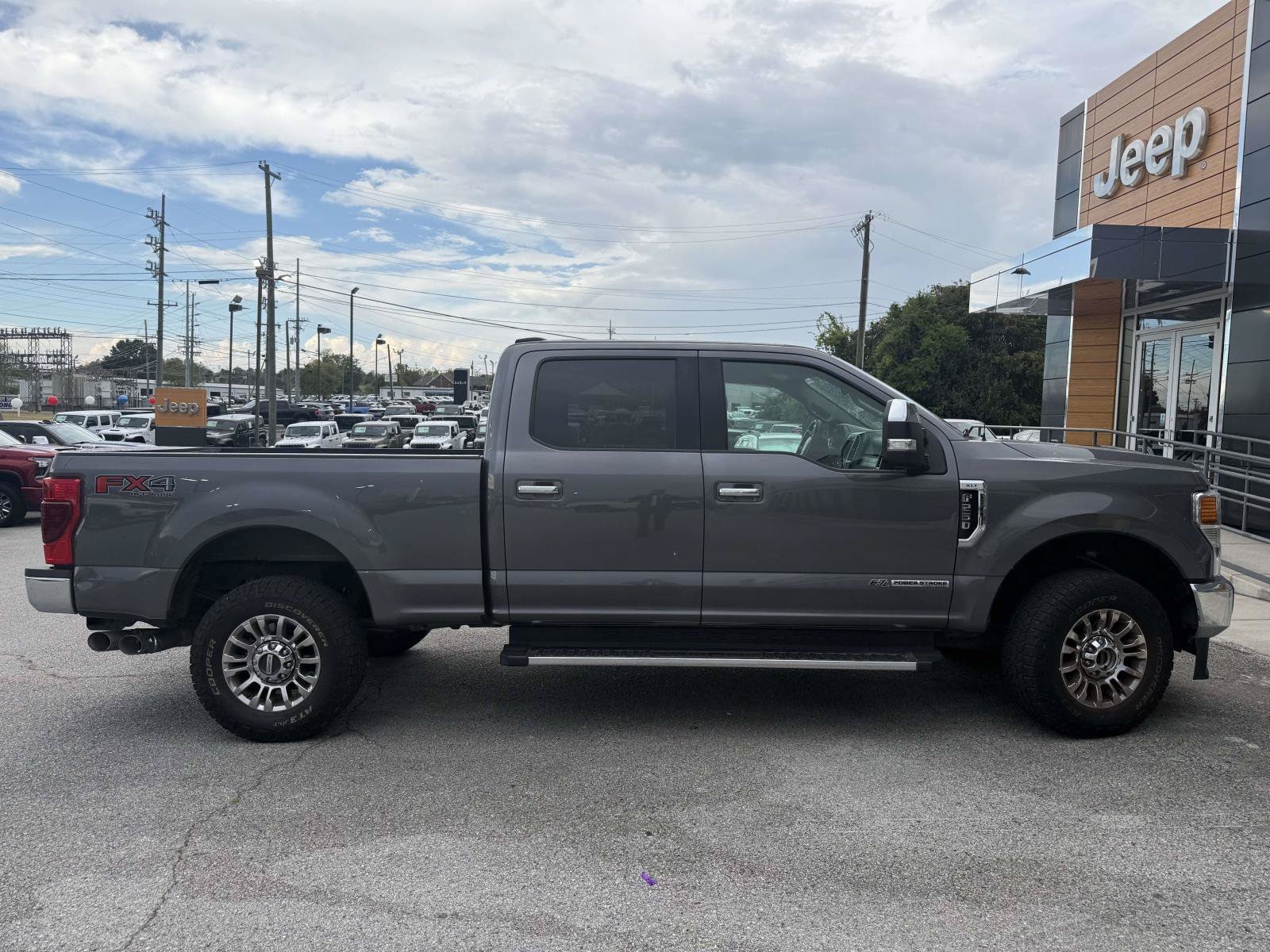 Used 2021 Ford F250 XLT w/ XLT Premium Package AWD/4WD image 7