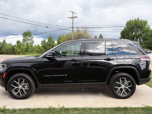 New 2025 Jeep Grand Cherokee Limited image 25