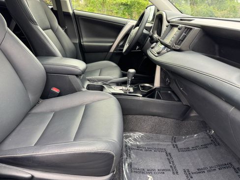 Used 2018 Toyota RAV4 Limited FWD image 24
