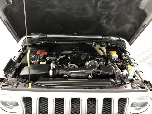 Used 2019 Jeep Wrangler Unlimited Sahara w/ LED Lighting Group AWD/4WD image 23