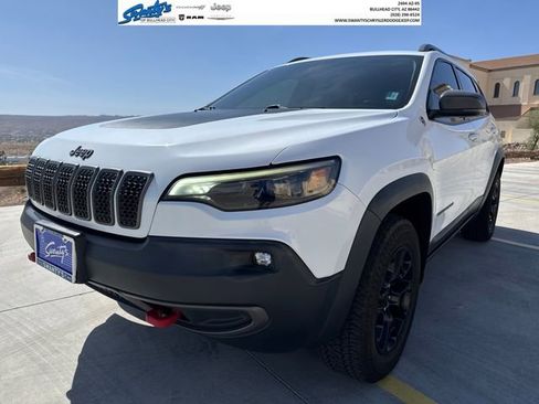 Used 2019 Jeep Cherokee Trailhawk AWD/4WD image 1