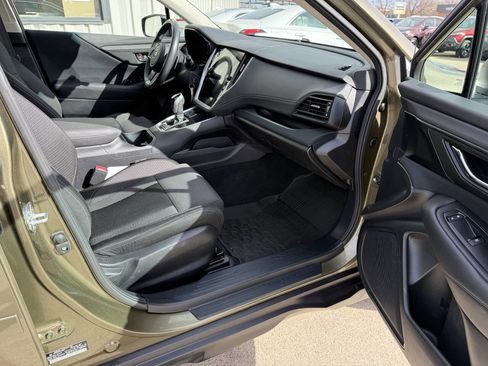 Used 2022 Subaru Outback Premium image 11