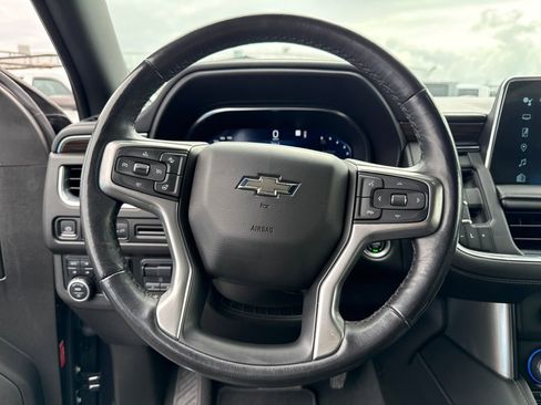 Used 2022 Chevrolet Suburban Z71 w/ Z71 Off-Road Package image 18