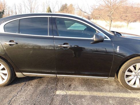 Used 2014 Lincoln MKS image 32