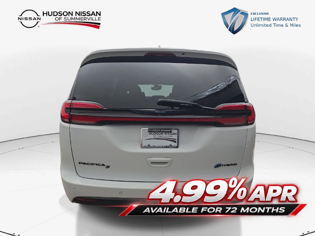 Used 2021 Chrysler Pacifica Limited w/ Uconnect Theater Family Group FWD image 8
