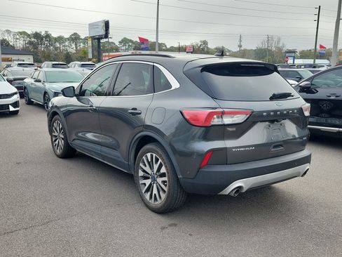 Used 2020 Ford Escape Titanium image 4