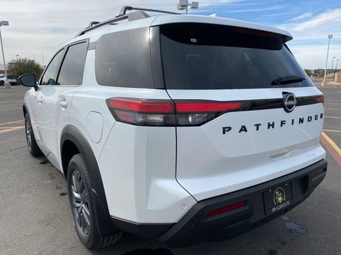 New 2025 Nissan Pathfinder SV w/ Black Appearance Package image 4