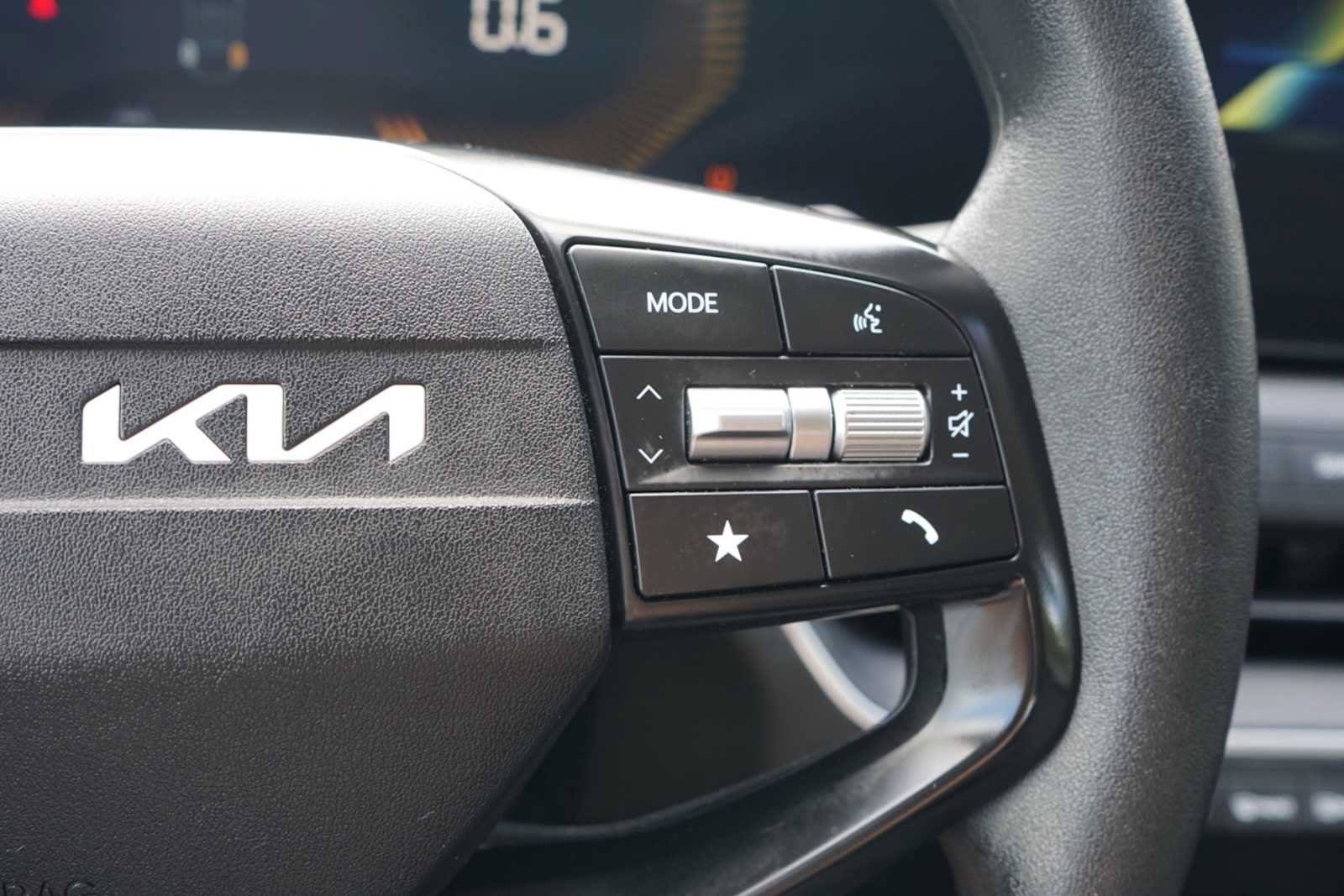 Used 2025 Kia K4 FWD image 13