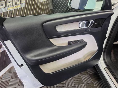 Used 2019 Volvo XC40 T5 Inscription AWD/4WD image 10