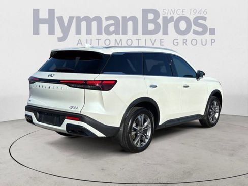 Certified 2024 INFINITI QX60 Luxe w/ Vision Package image 3