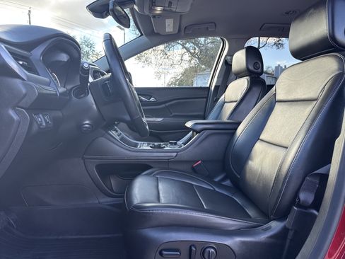 Used 2023 GMC Acadia SLT w/ Elevation Edition image 27