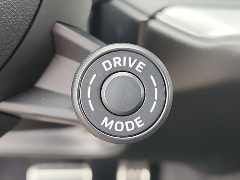 New 2026 Porsche Cayenne S image 19