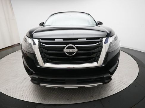 Certified 2025 Nissan Pathfinder SL w/ SL Premium Package AWD/4WD image 11