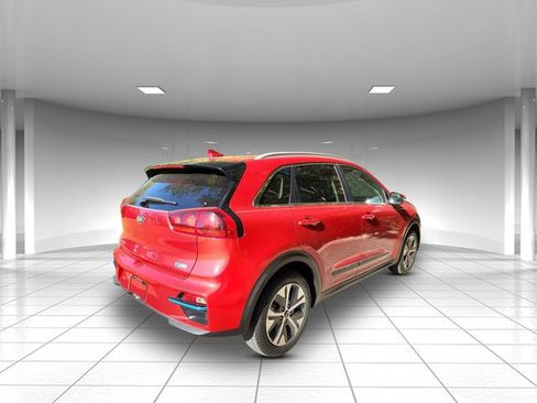 Used 2020 Kia Niro EX image 3
