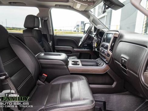 Used 2019 GMC Sierra 2500 Denali w/ Duramax Plus Package AWD/4WD image 25