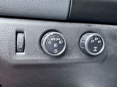 Used 2015 Chevrolet Colorado Z71 image 25