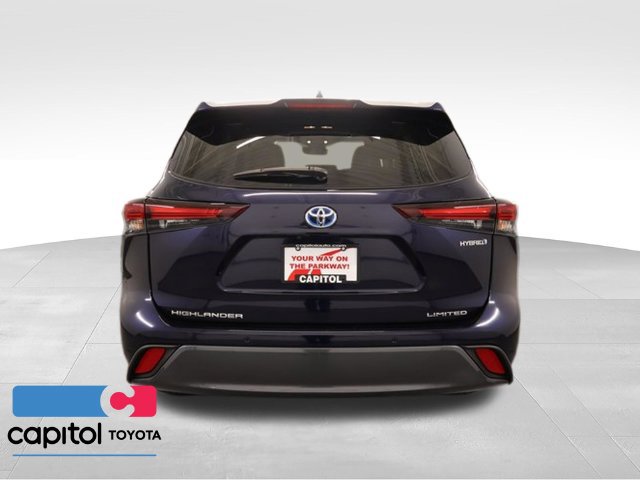 Used 2024 Toyota Highlander Limited AWD/4WD image 3