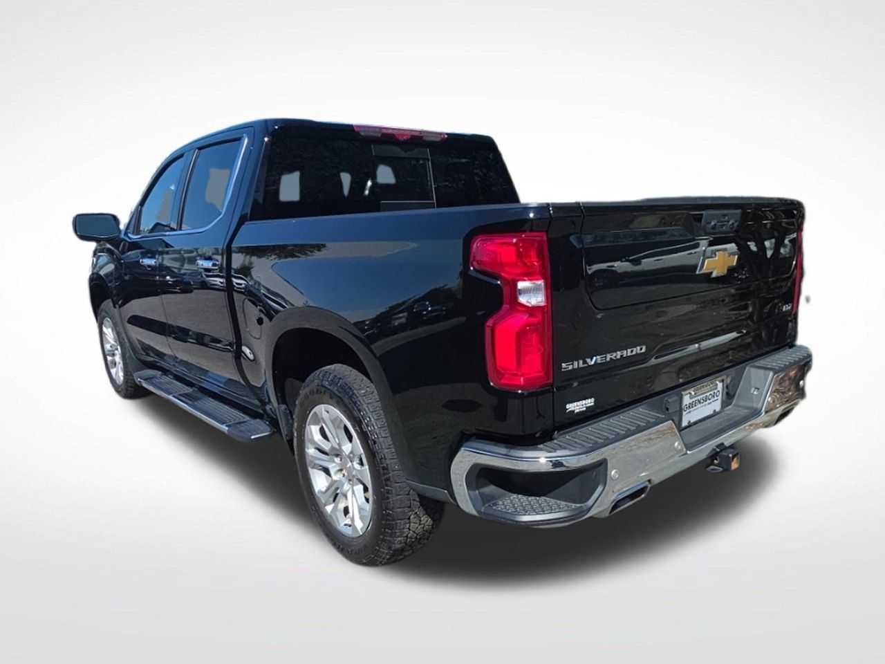 Used 2024 Chevrolet Silverado 1500 LTZ w/ LTZ Premium Package AWD/4WD image 3