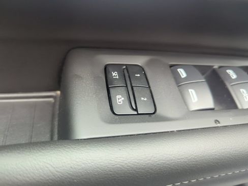 Used 2024 Chevrolet Tahoe LT w/ Luxury Package AWD/4WD image 24