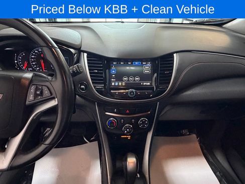 Used 2019 Chevrolet Trax LT w/ LT Convenience Package FWD image 15
