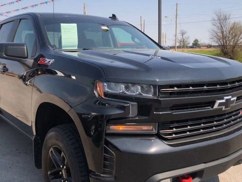 Used 2021 Chevrolet Silverado 1500 LT Trail Boss w/ Bed Protection Package AWD/4WD image 2